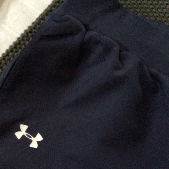 Under Armours track Pants, Medium, Navy - Picture 7 of 8